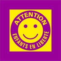 Sticker attention enfants en liberté