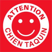 Sticker smiley attention au chien pour la porte d'entrée