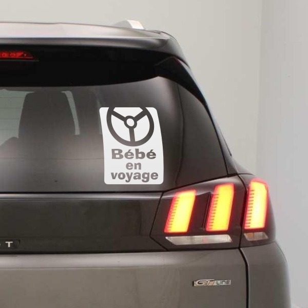 Sticker autocollant bébé en voyage pour coller sur la vitre arrière de la voiture