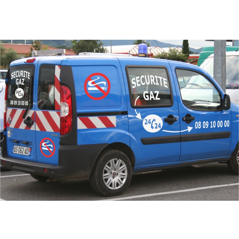 Lettrage adhésif sur voiture de sécurité gaz