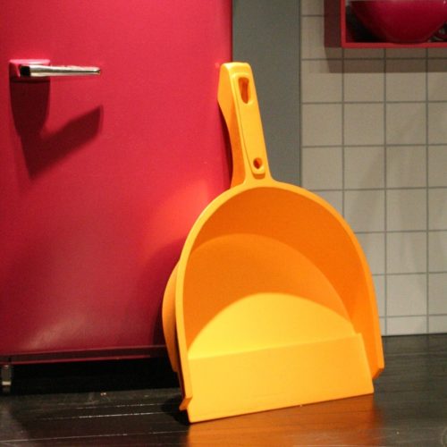 Pelle de cuisine géante pour pièce de théâtre