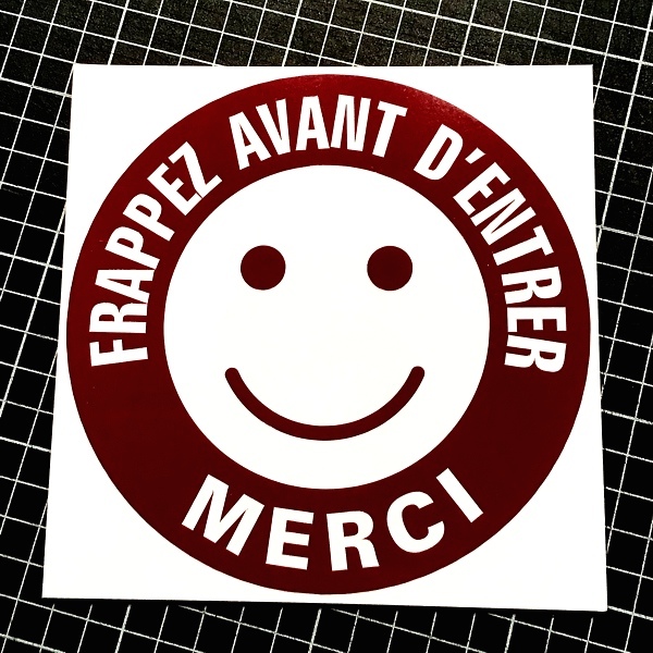 sticker frappez avant d'entrer