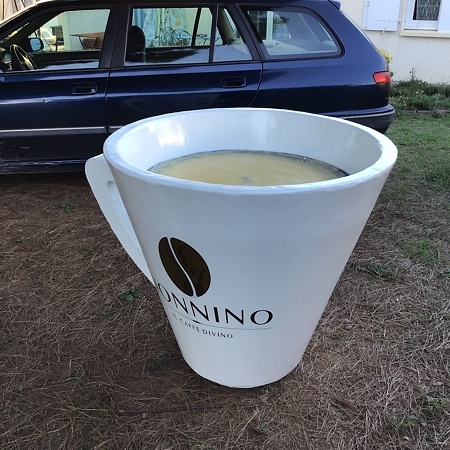Tasse à café géante