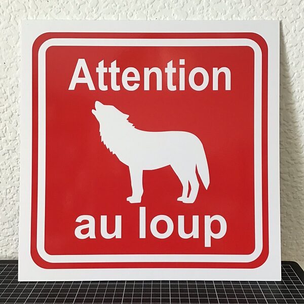 Panneau attention au loup